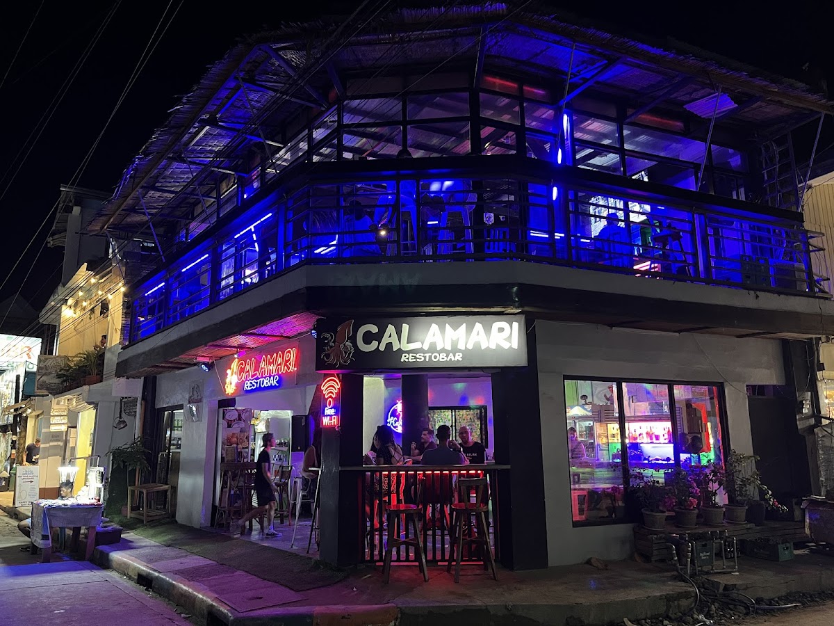 Calamari Restobar - Photo 2