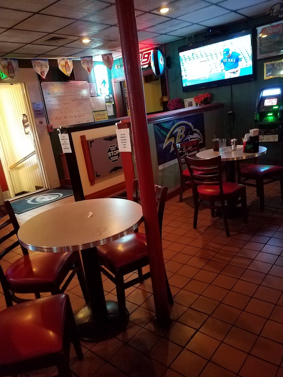 Milt's Rendezvous - Photo 2