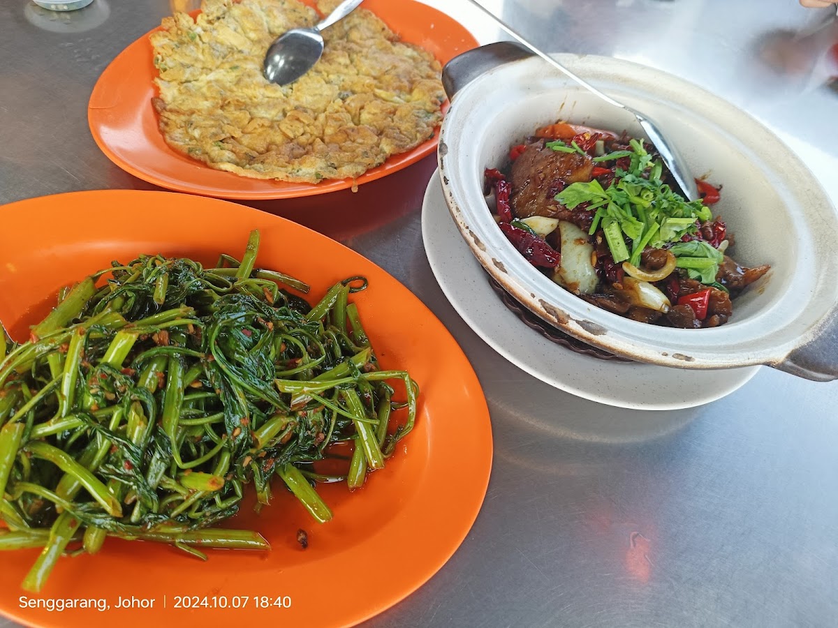 Ship Village Seafood Restaurant - Photo 3
