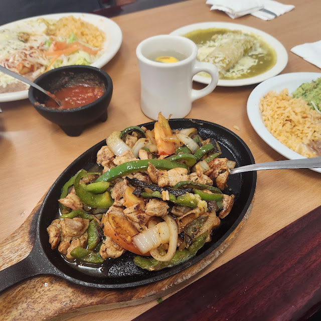 Chicken and Shrimp Fajitas De Pollo