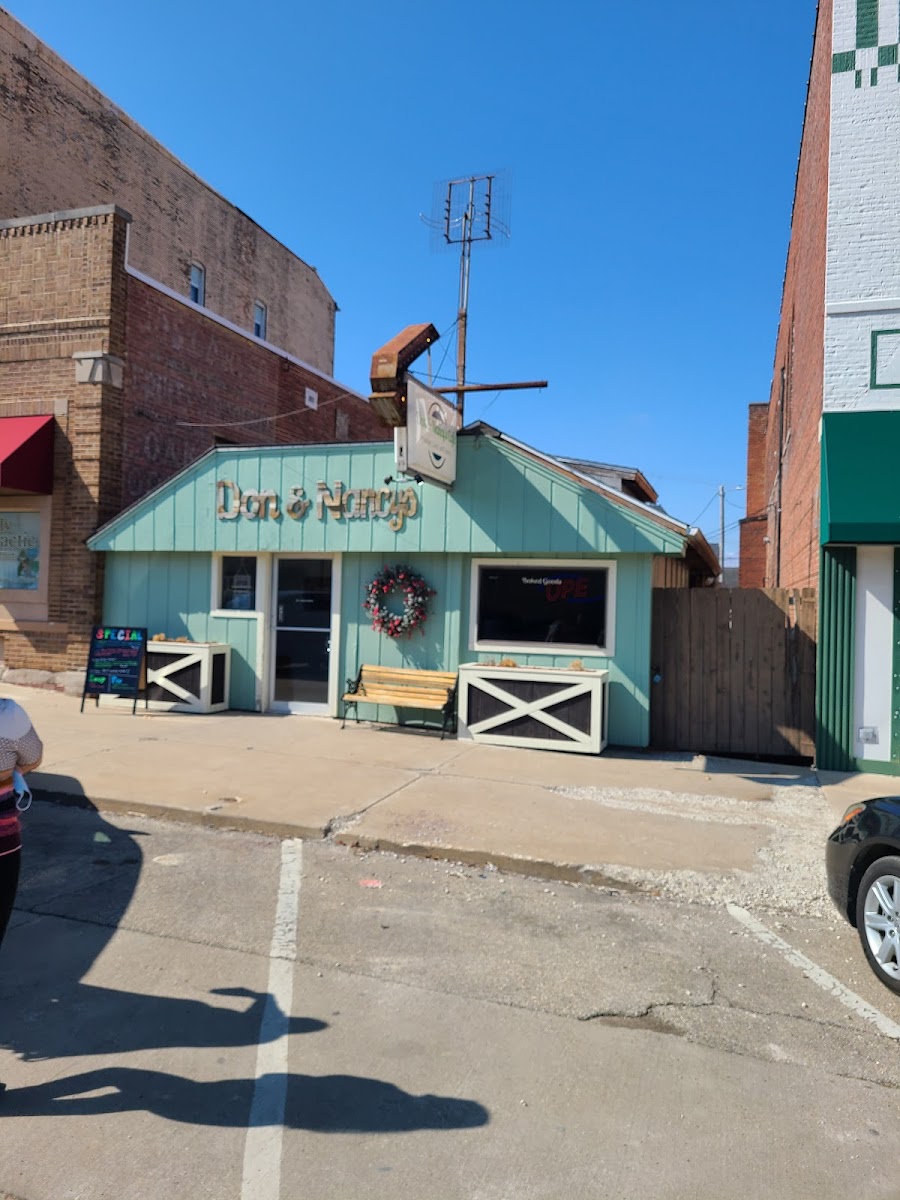 Don and Nancy’s Cafe LLC - Photo 2