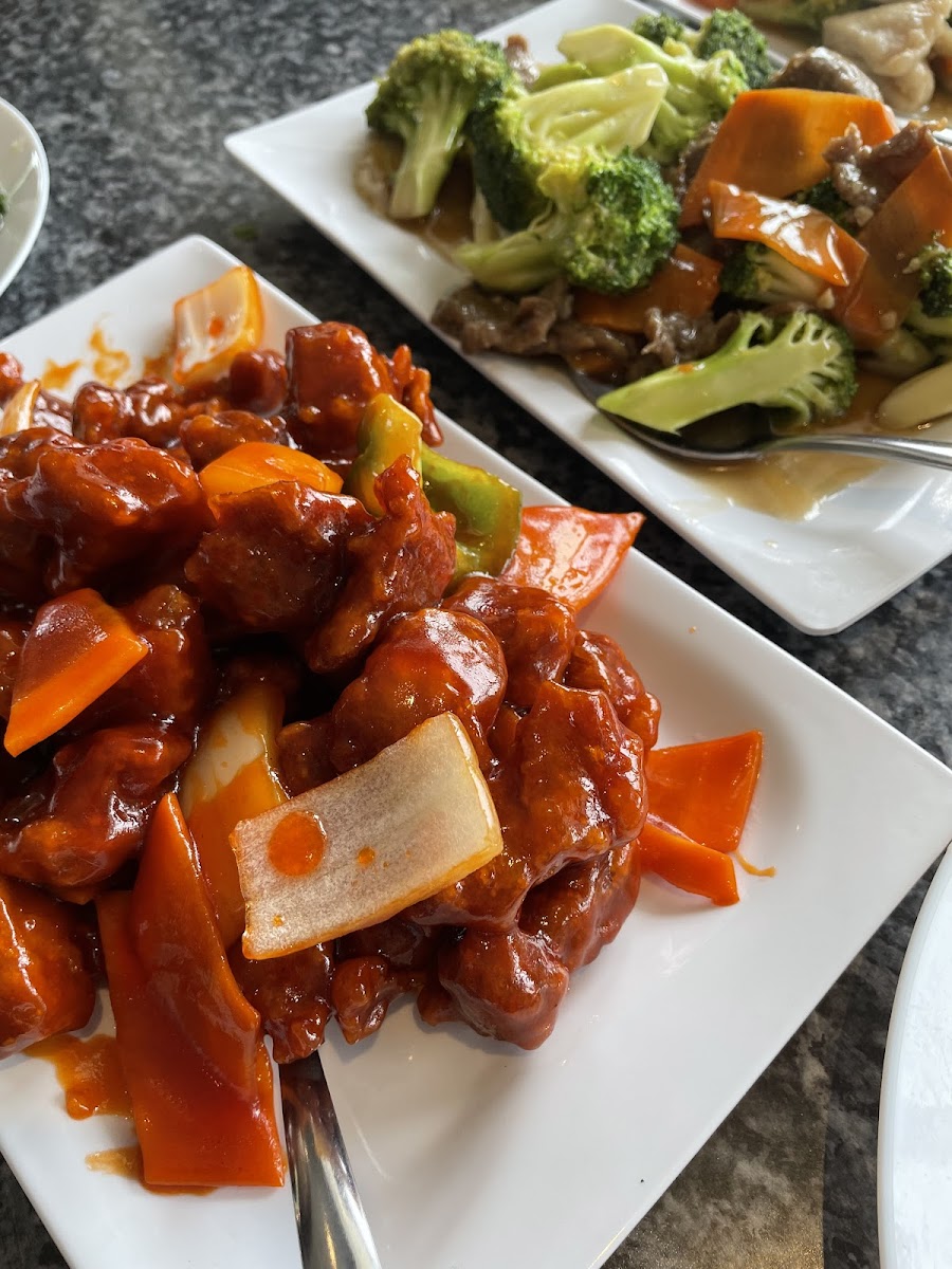 Gold Palace Chinese Restaurant - Photo 3