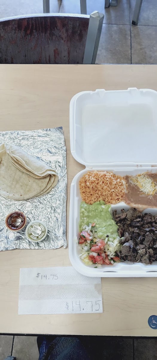 EL TORO TACO SHOP - Photo 3