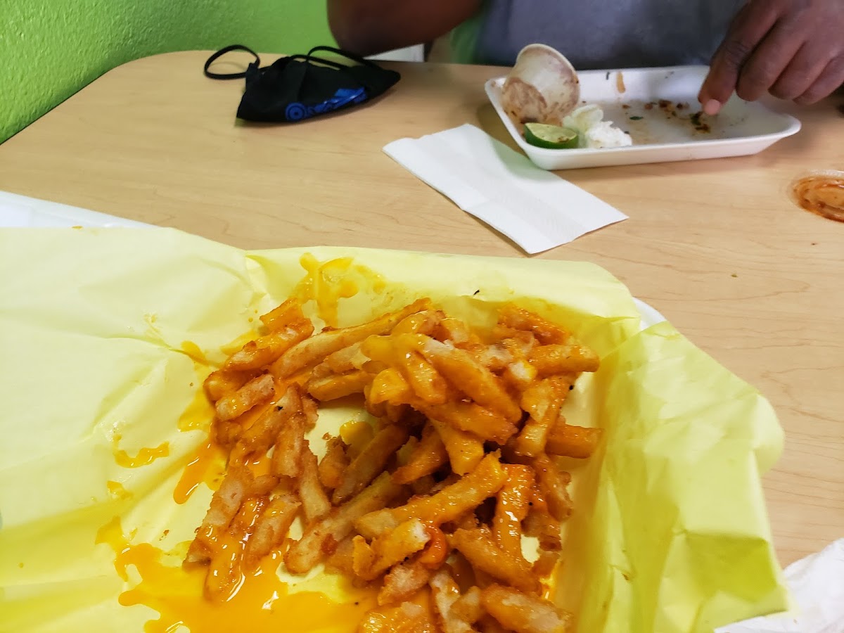 EL TORO TACO SHOP - Photo 4