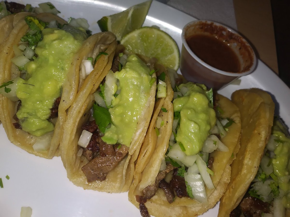 EL TORO TACO SHOP - Photo 7