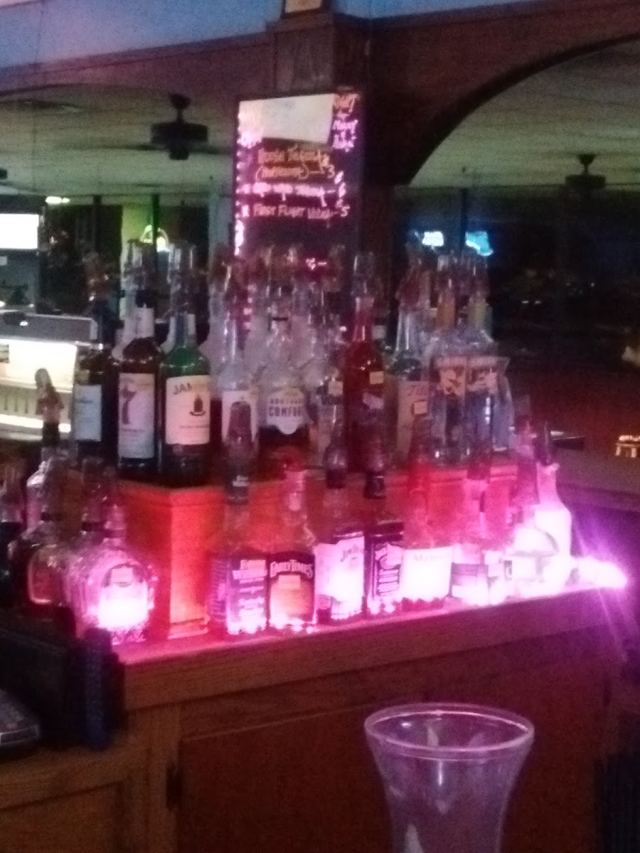 Buck Wild Tavern - Photo 9