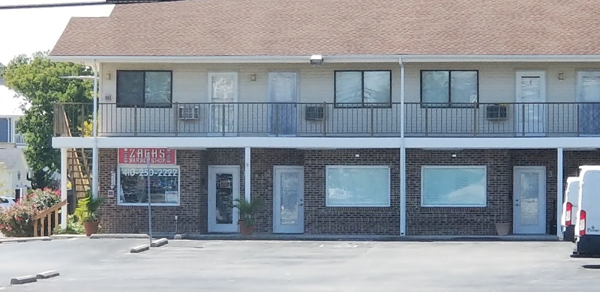 Zach’s Barbershop - Photo 2