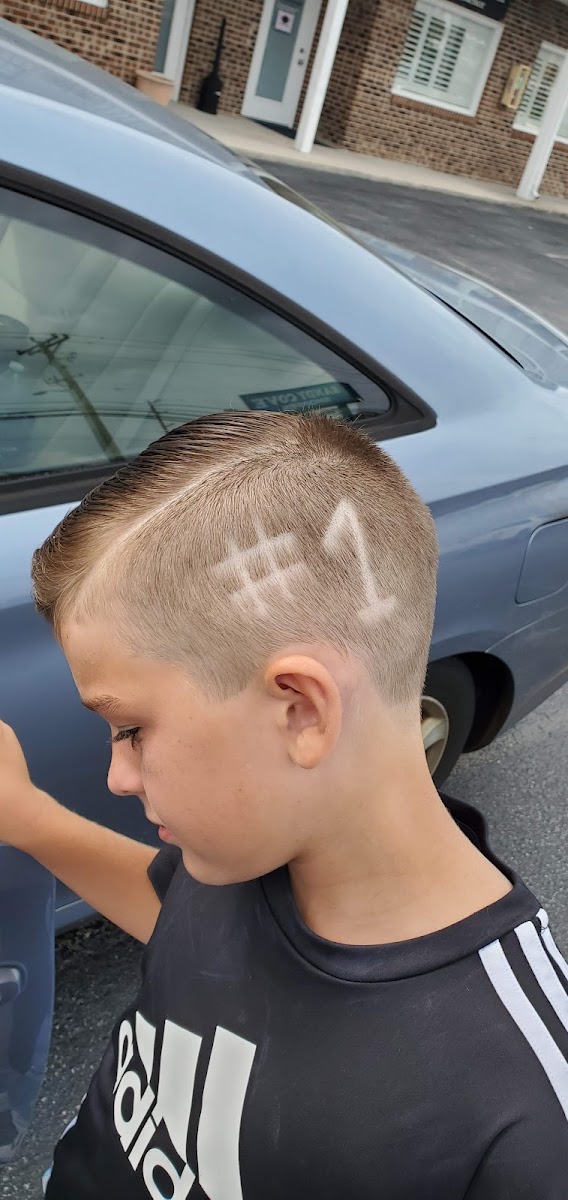 Zach’s Barbershop - Photo 5