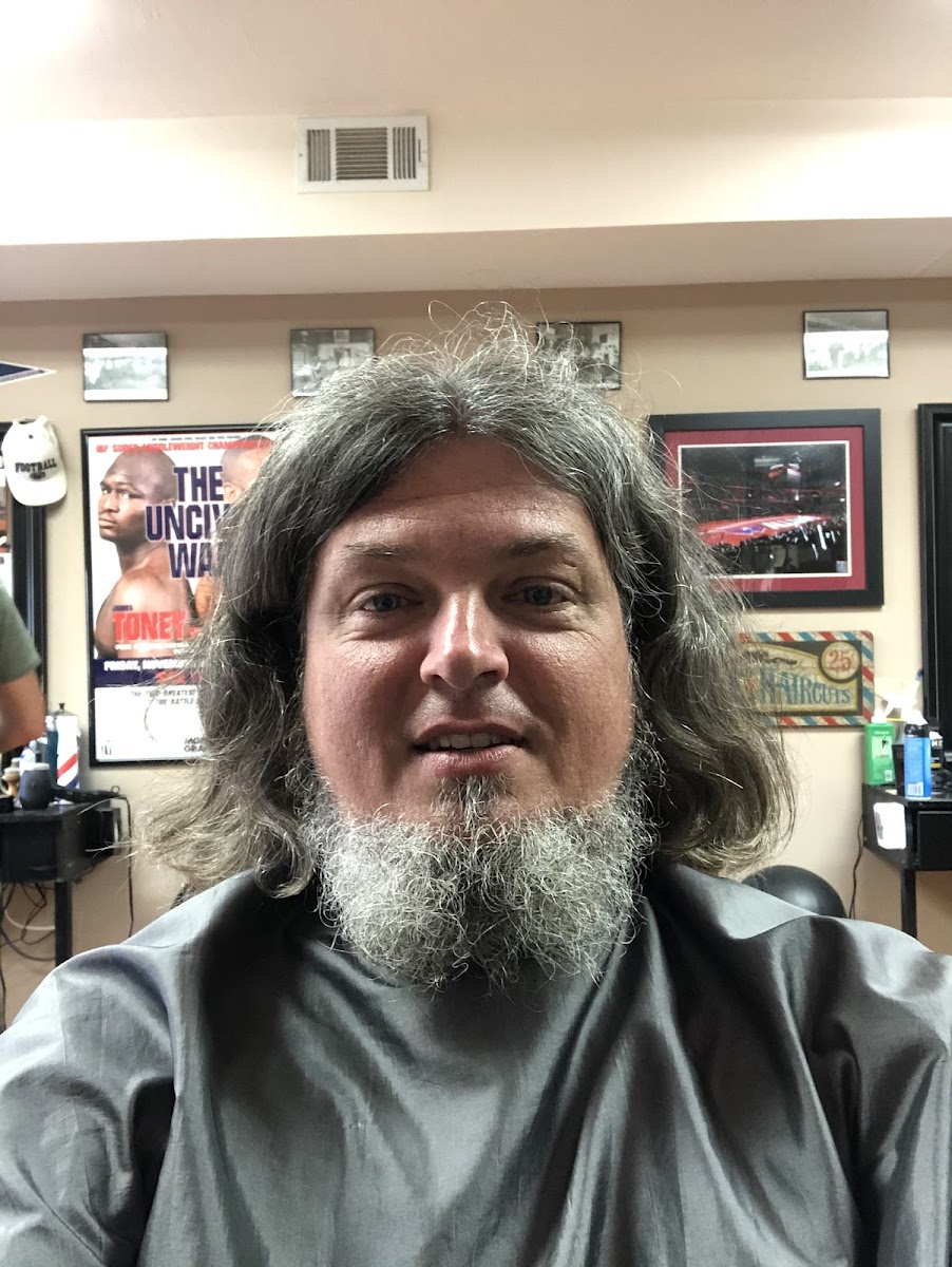 Zach’s Barbershop - Photo 7