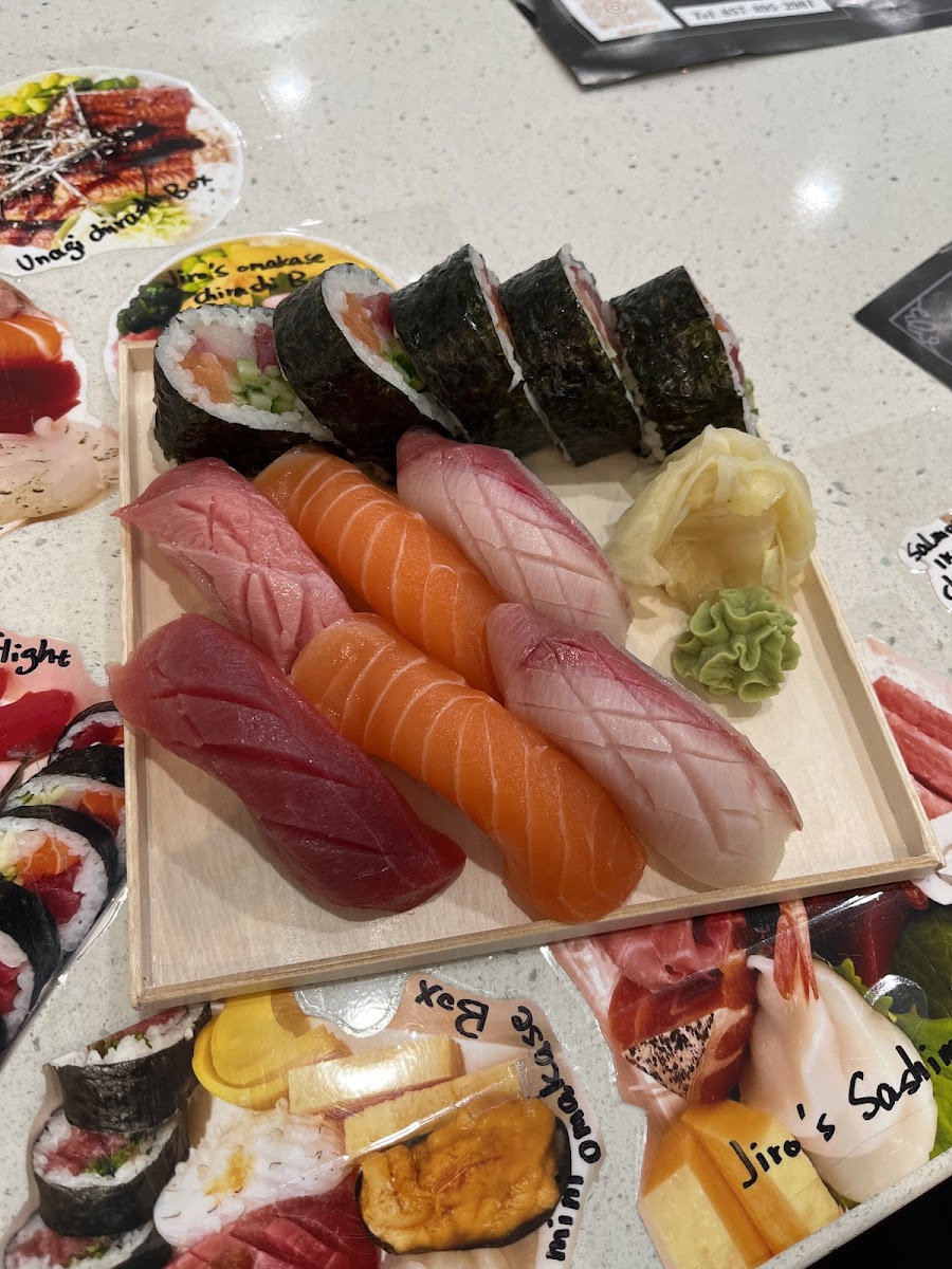 Jiro‘s Sushi - Photo 4