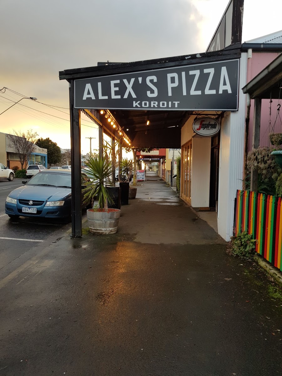 Poppies Cafe - Koroit VIC 3282