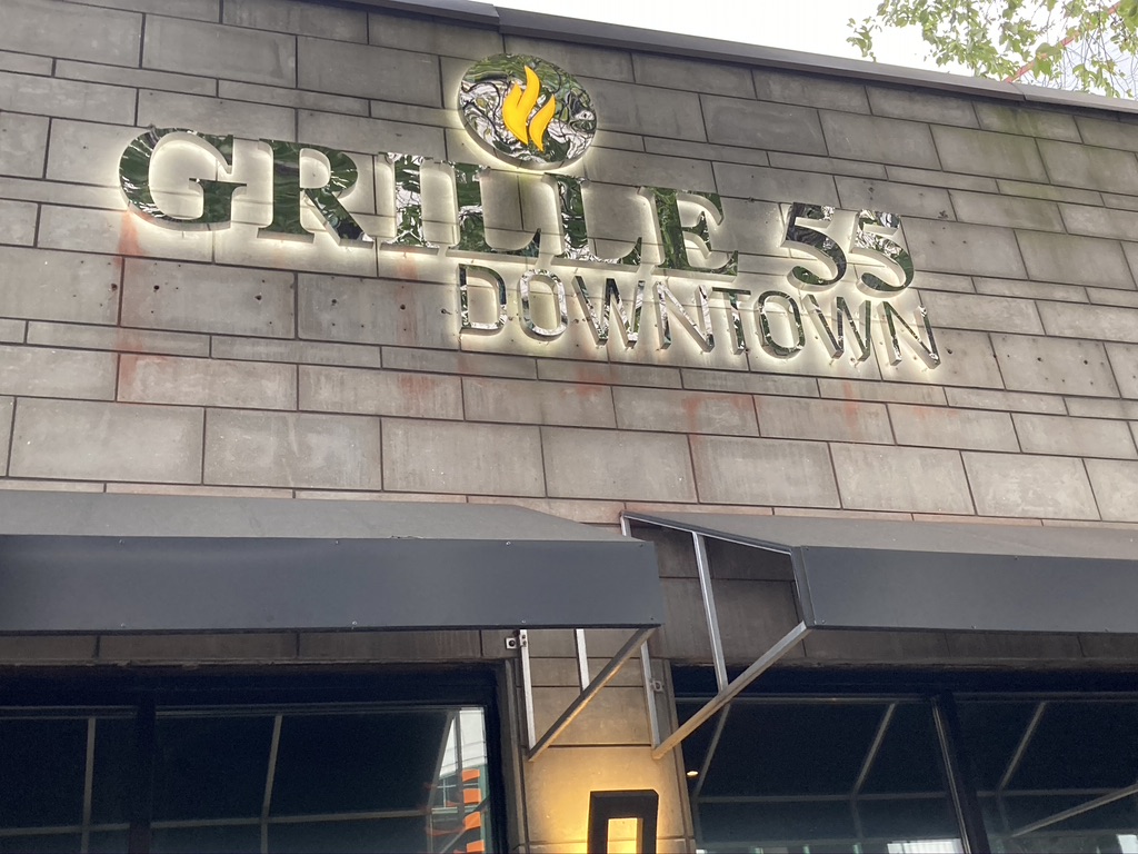 Grille Downtown - Photo 6