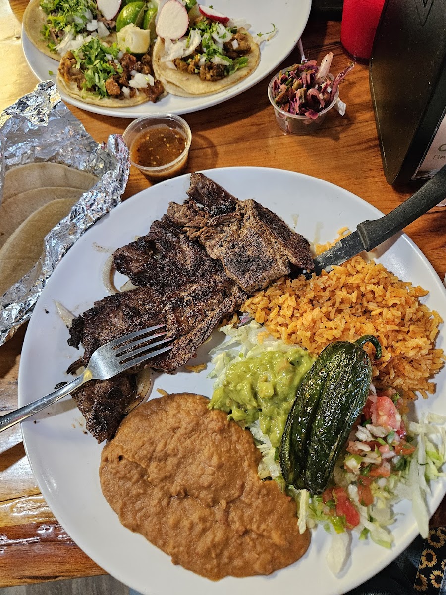 Los Portales Taqueria 3 - Photo 5