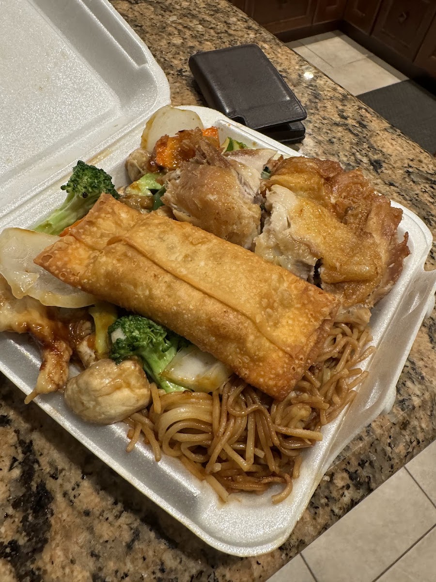 Golden Star Restaurant - ON M3M 1A2 - Photo 2
