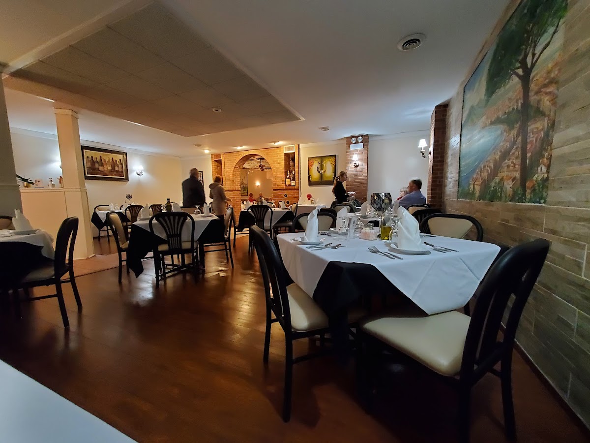 Marinella Italian Restaurant - Photo 3