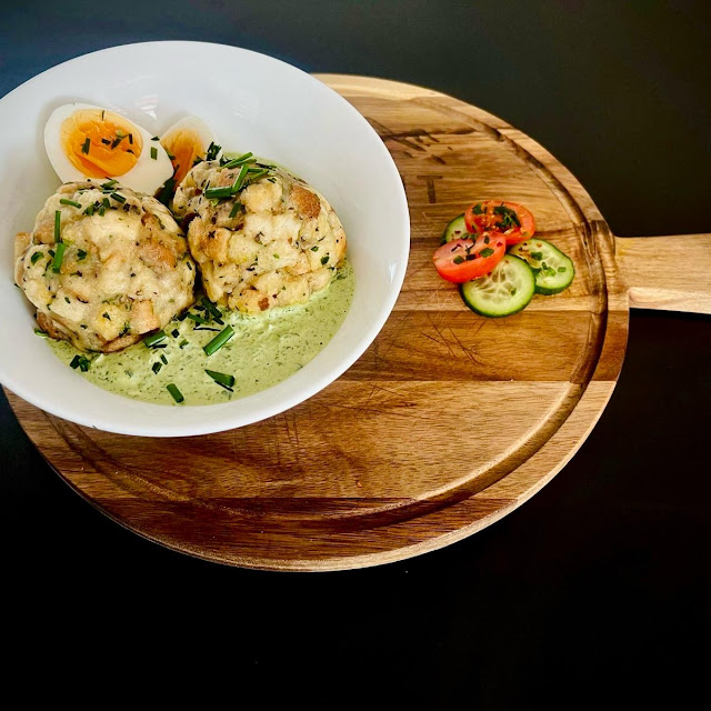 2 Semmelknödel Mit Grüner Sauce