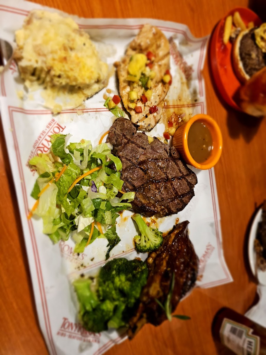 Tony Roma's - 53300 - Photo 4