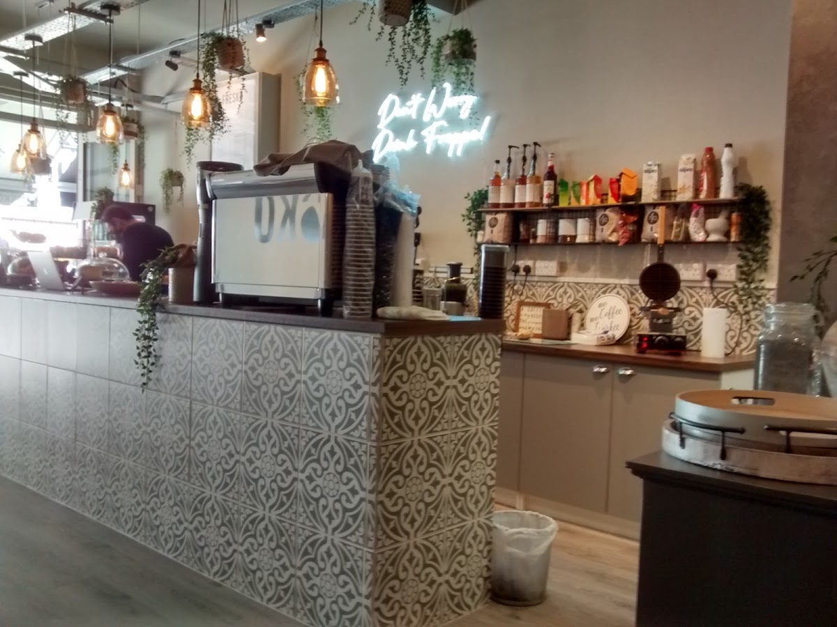 The lounge - Loughton IG10 3SP
