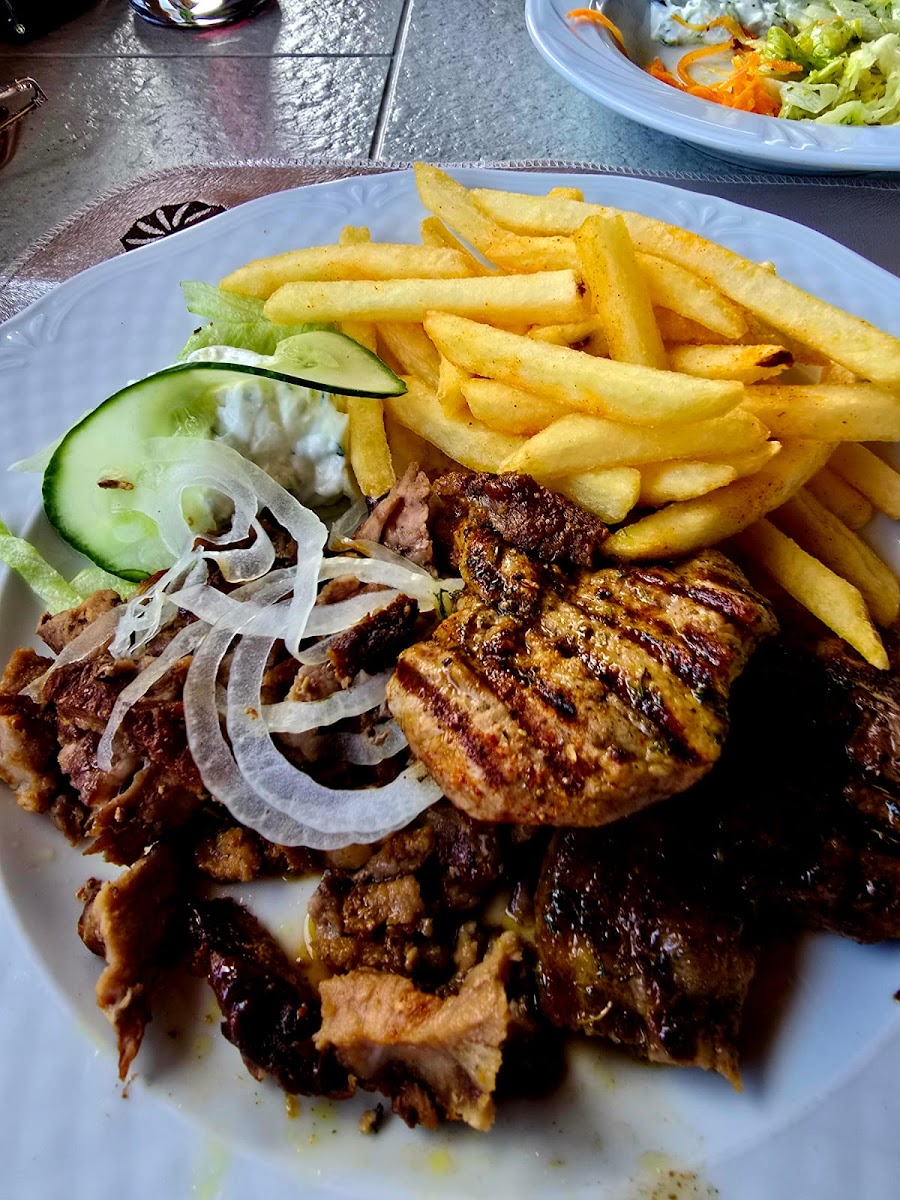 Restaurant Mykonos - 74889 Sinsheim - Photo 3