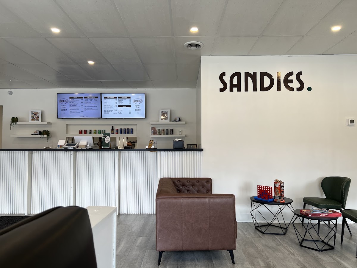 Sandies. - ON L1M 1A3 - Photo 3
