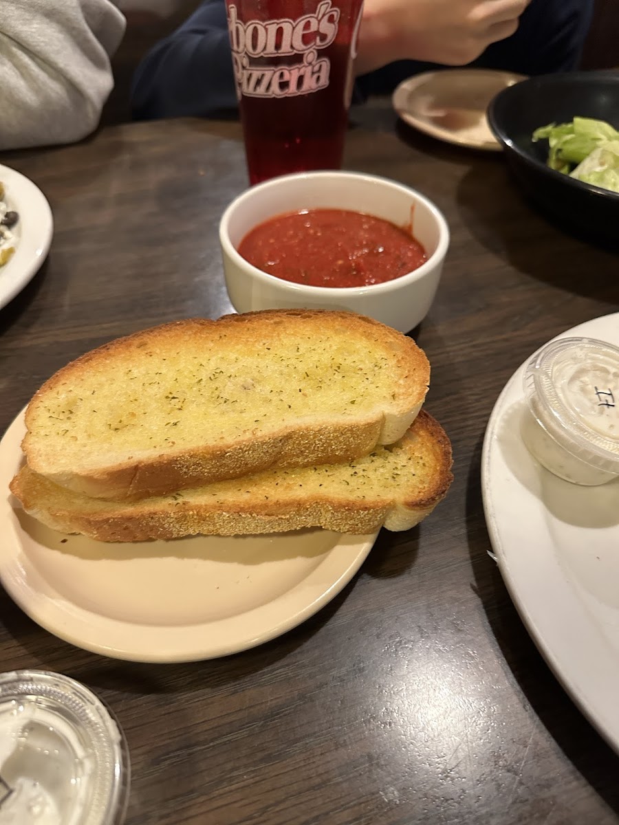Carbone's Pizzeria - Photo 4