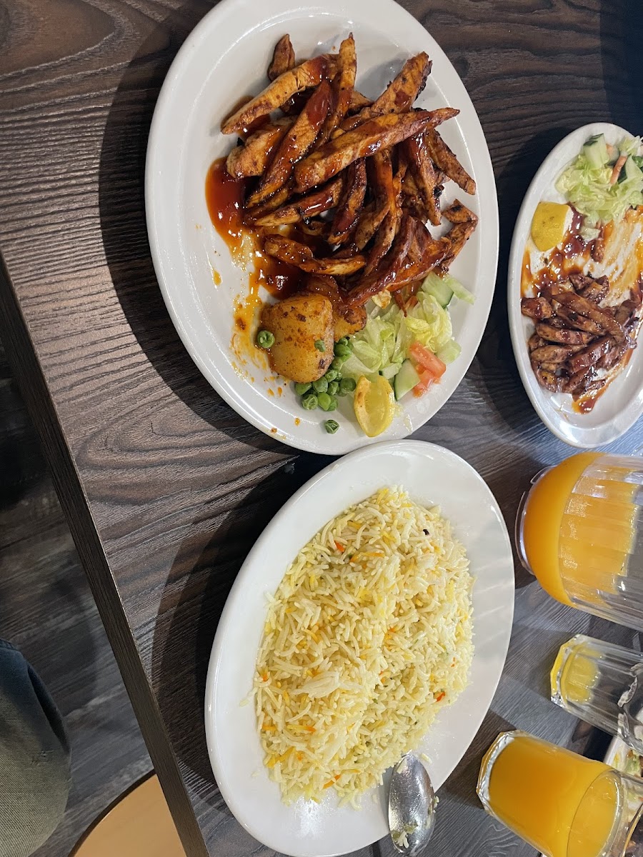 Etob Restaurant - Photo 4