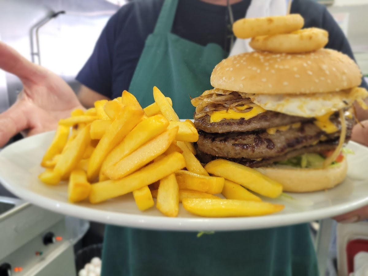 Manor Cafe - Borehamwood WD6 1QX - Photo 8