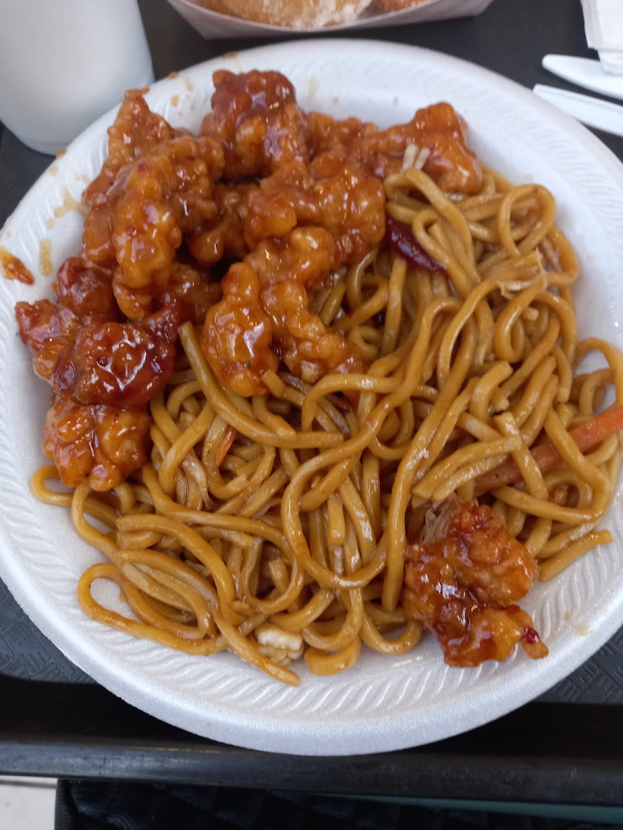 Wong's Wok - PA 16602 - Photo 1