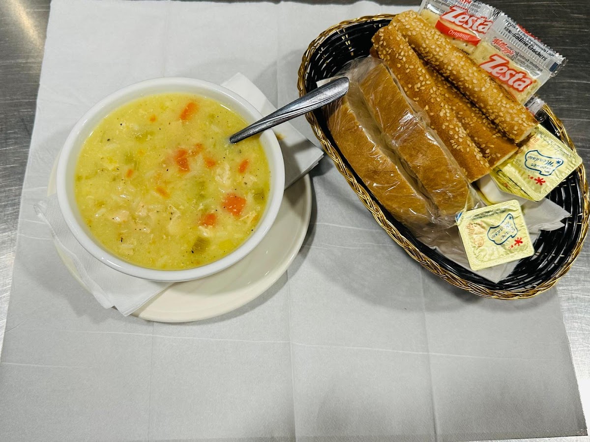 Maxhari’s Family Restaurant - Photo 8