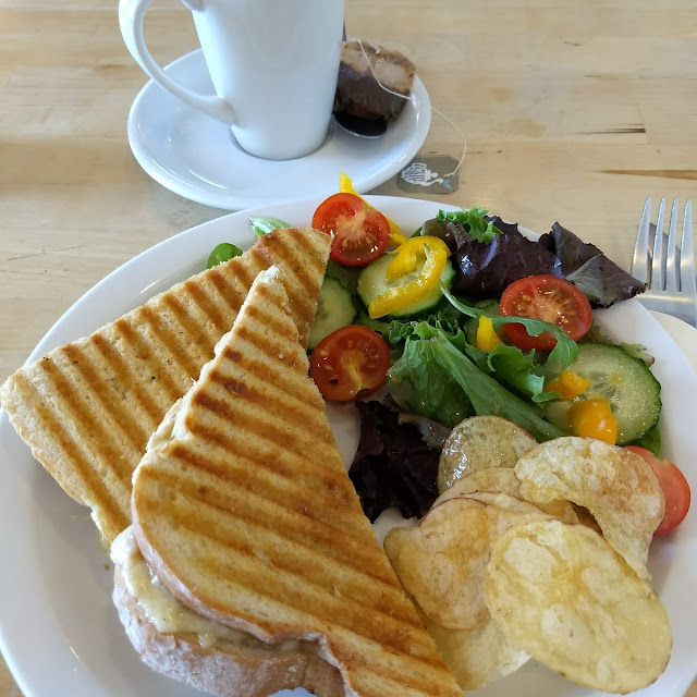 Sandwich on Brown & Juice
