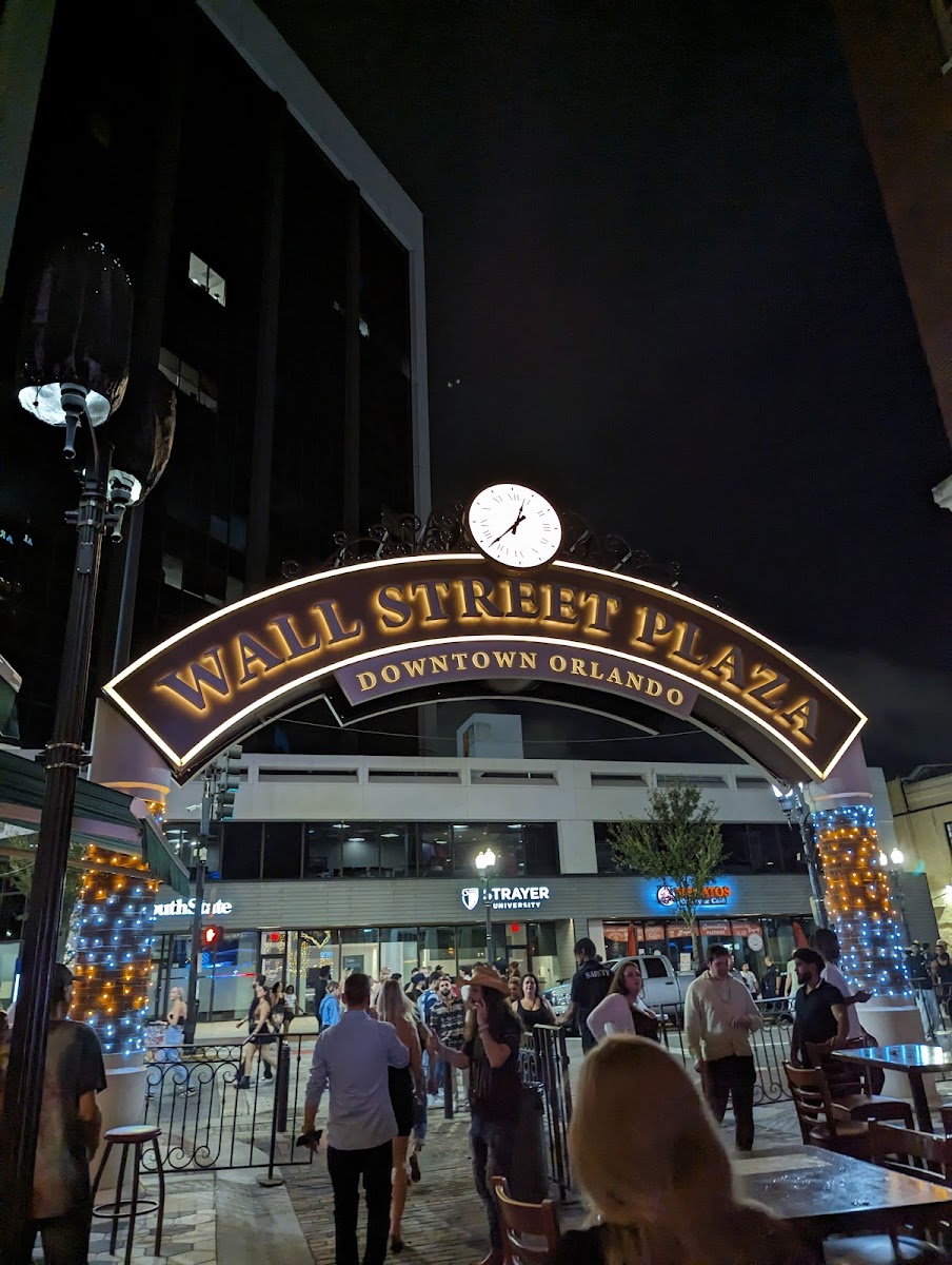 Wall Street Plaza - Photo 8