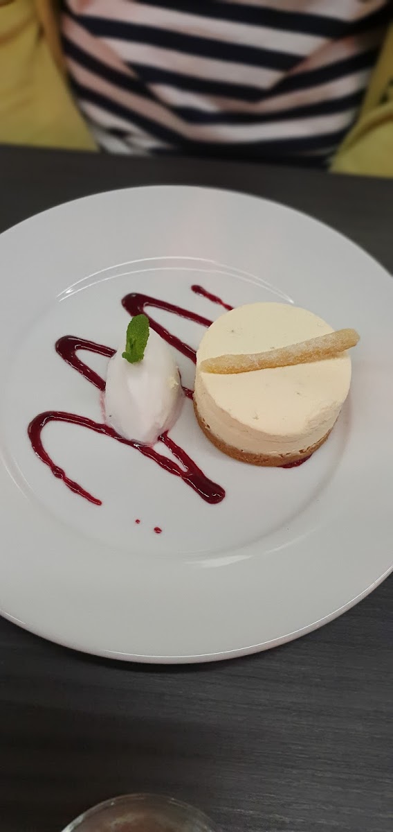 The View Restaurant - Tonbridge TN9 2PW - Photo 6