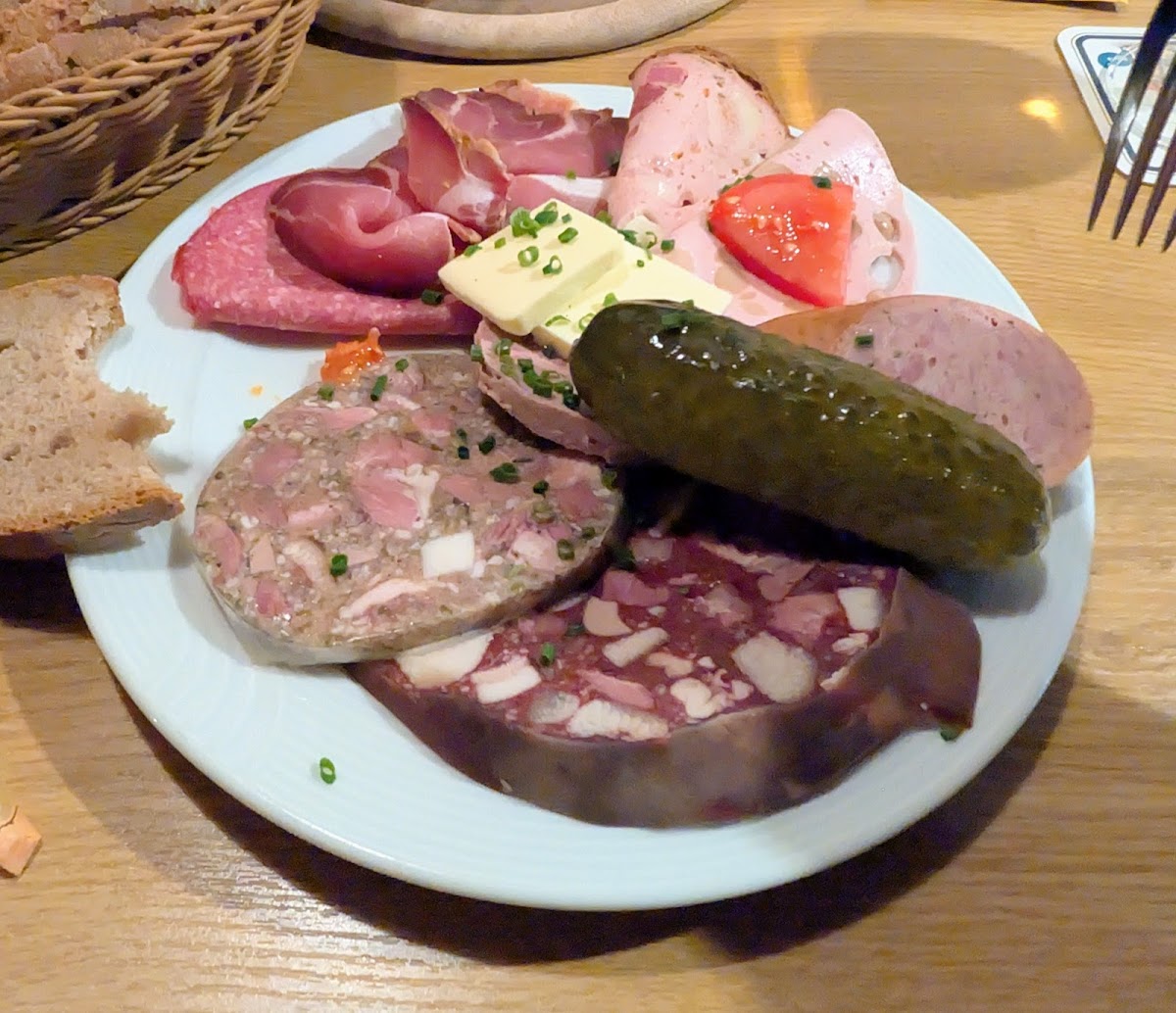 Gasthaus Zur Linde - 91230 Happurg - Photo 2
