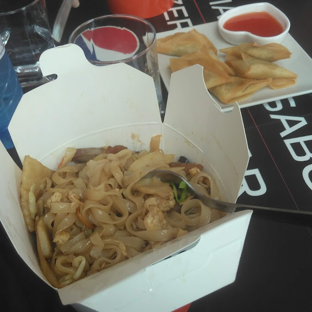 Par Thai Noodles Duck Shiitake in Teriyaki Sauce