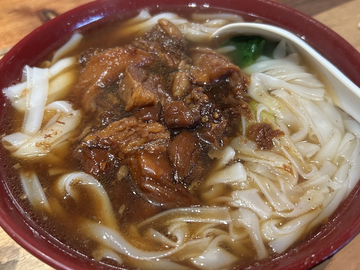 Tsim Chai Noodle Restaurant Ltd - Photo 3
