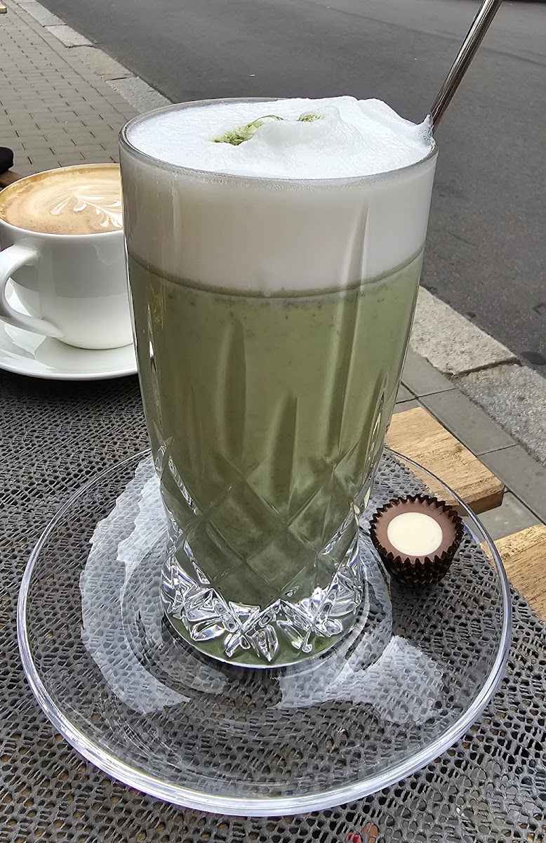 Cafe Gusto - 99084 Erfurt - Photo 7