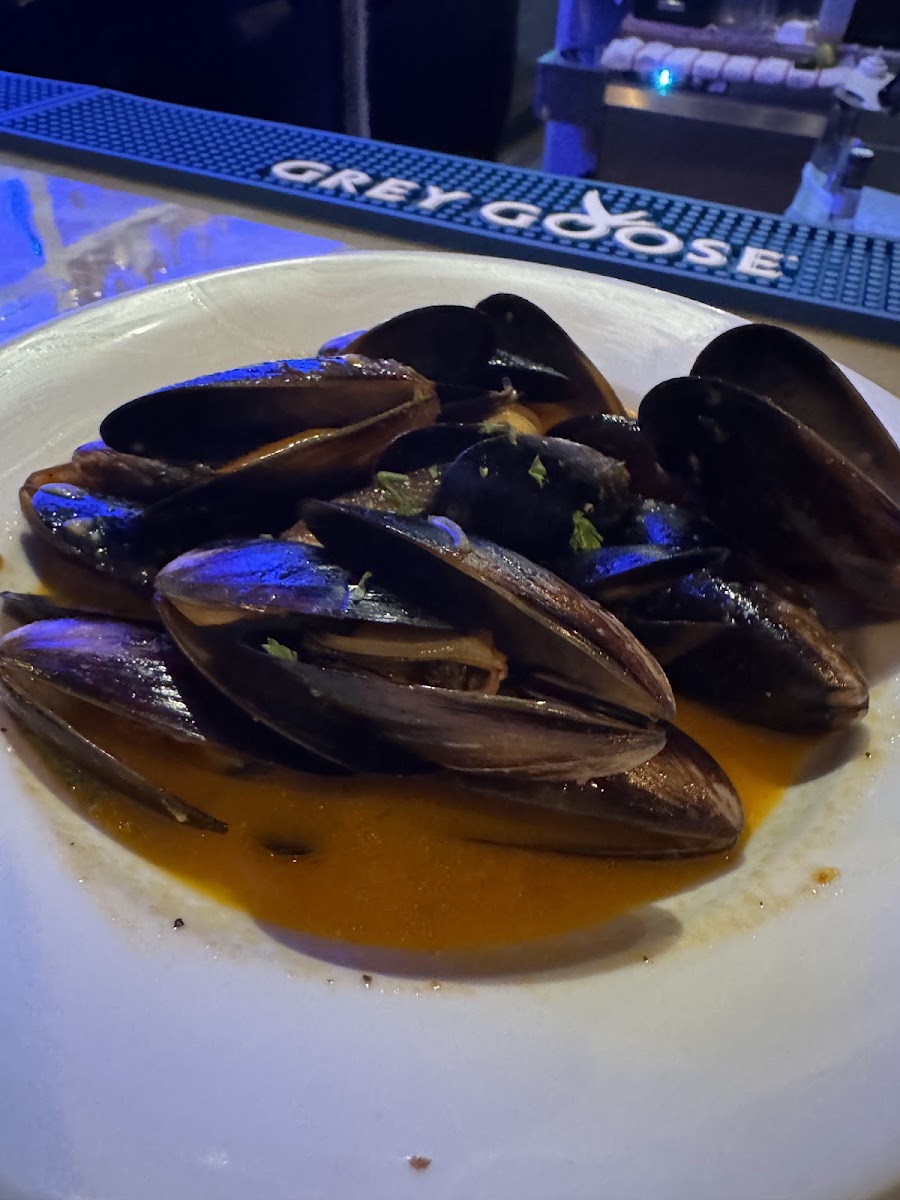 Sharky's - Photo 9