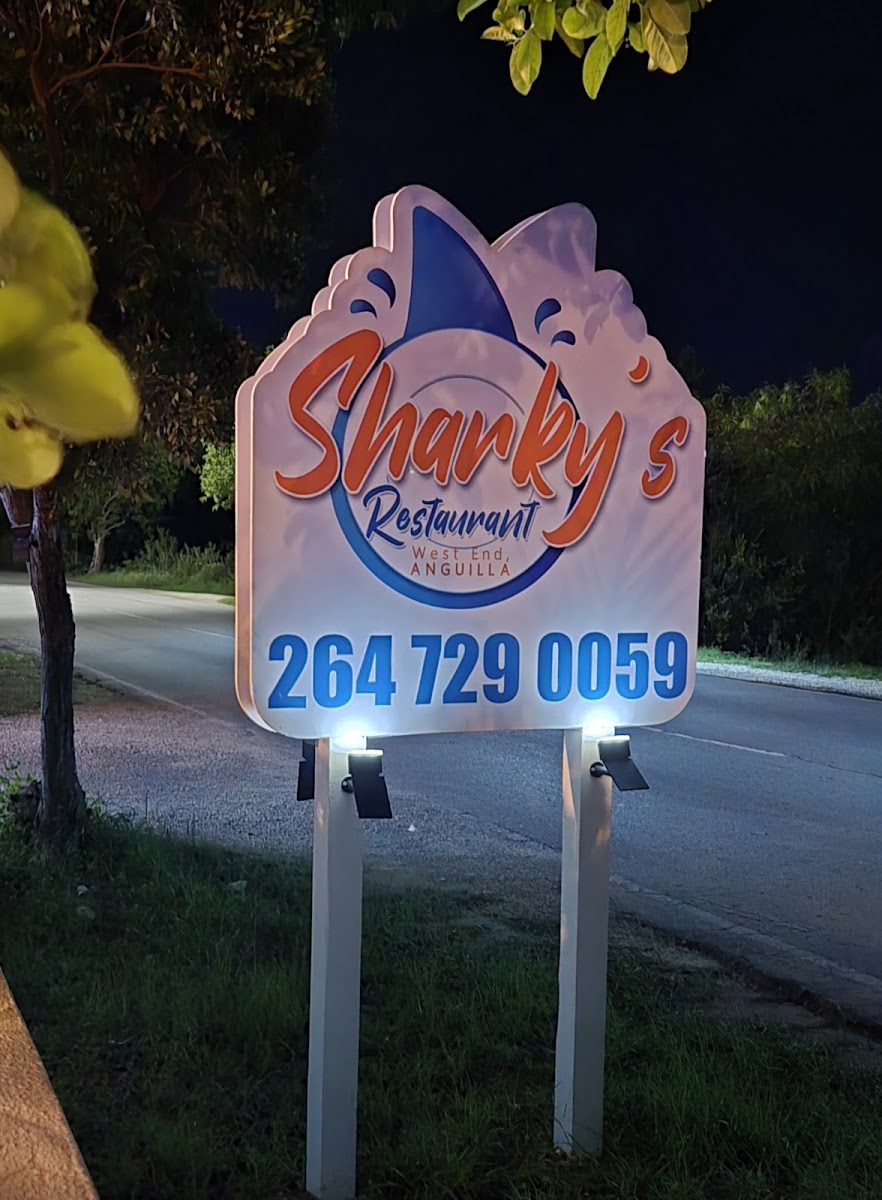 Sharky's - Photo 8