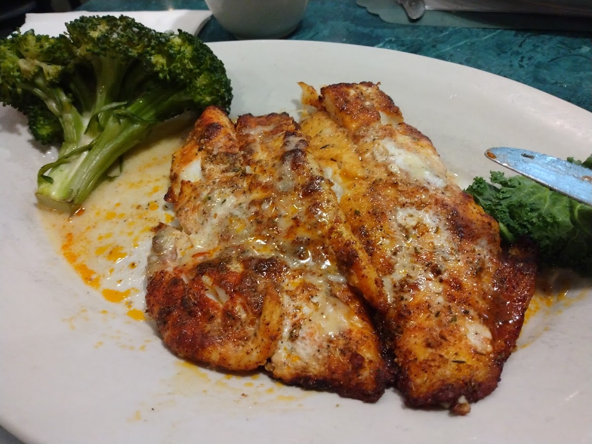 Fisherman's Catch Restaurant & Lounge - Photo 5