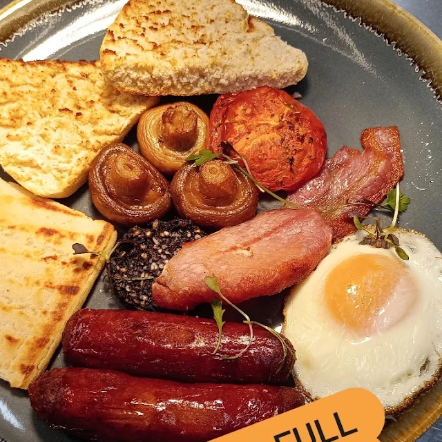 Betty's Full Breakfast
