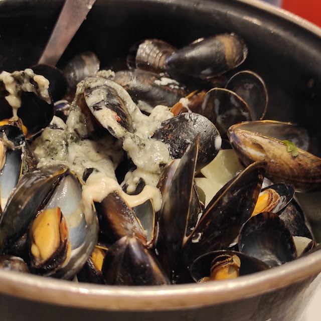 Moules Aux Roquefort