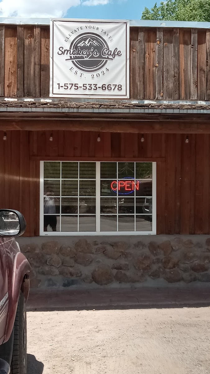 Smokey's Cafe
