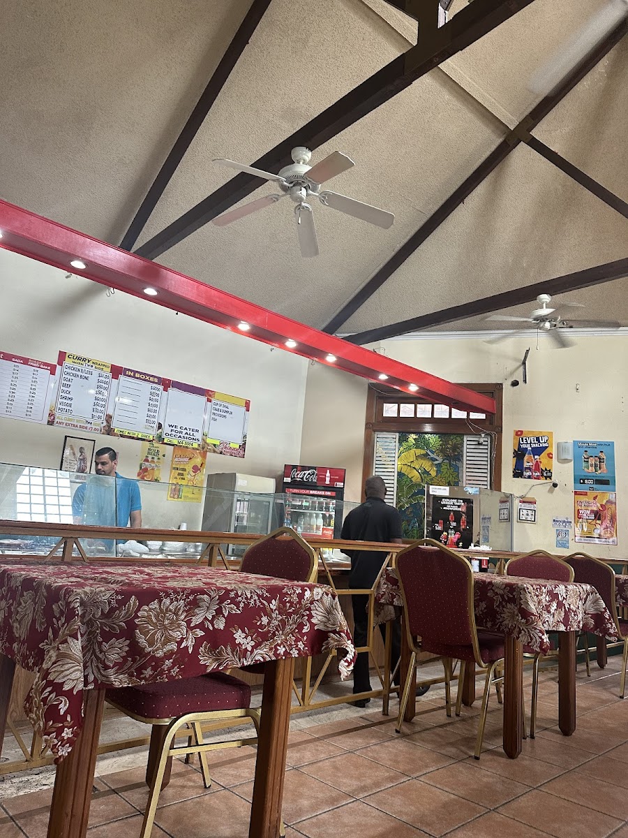 Shiann's Food Palace - Photo 2