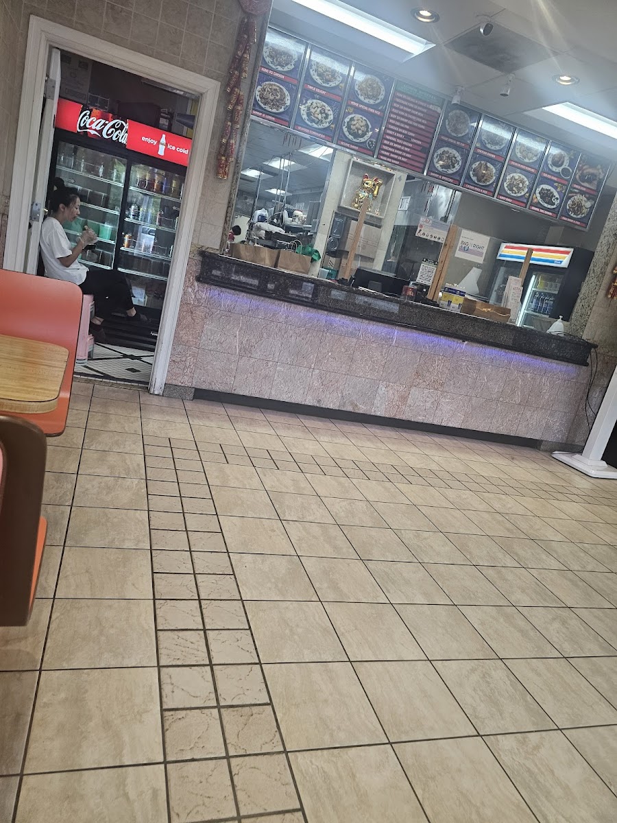 Eddy's Carry Out - Photo 3