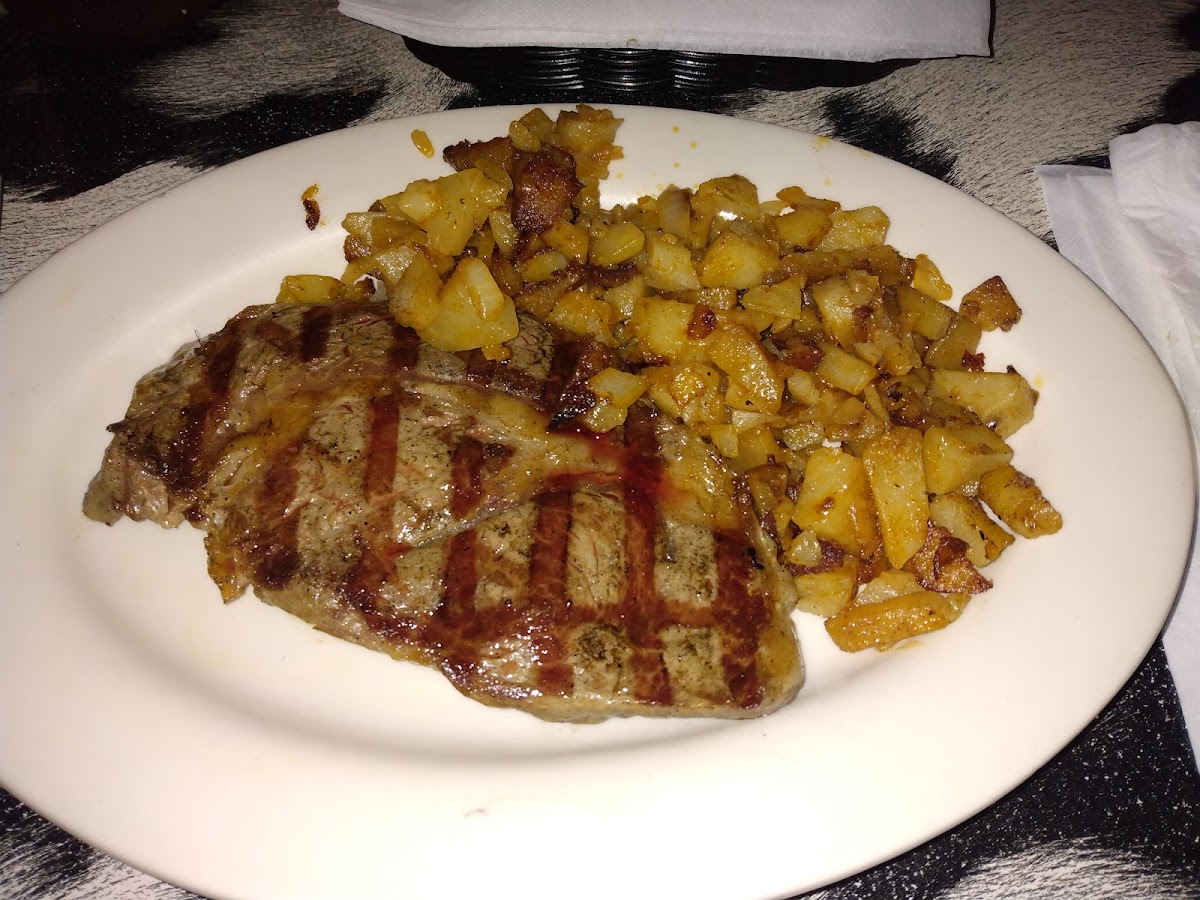 Horseshoe Restaurant - Photo 6