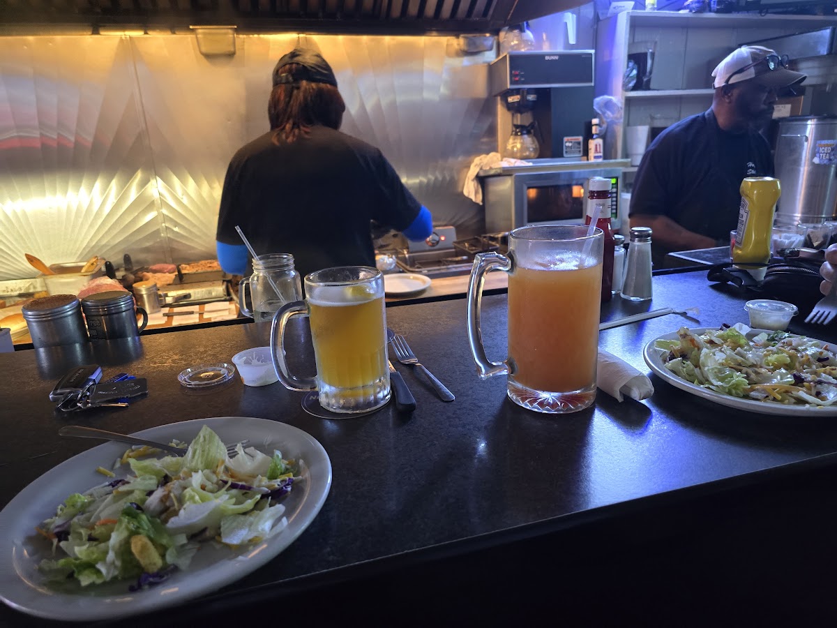 Horseshoe Restaurant - Photo 8