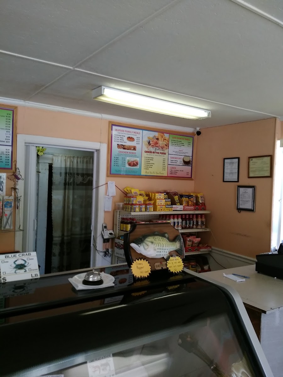 Gulf Seafood Market - Photo 3
