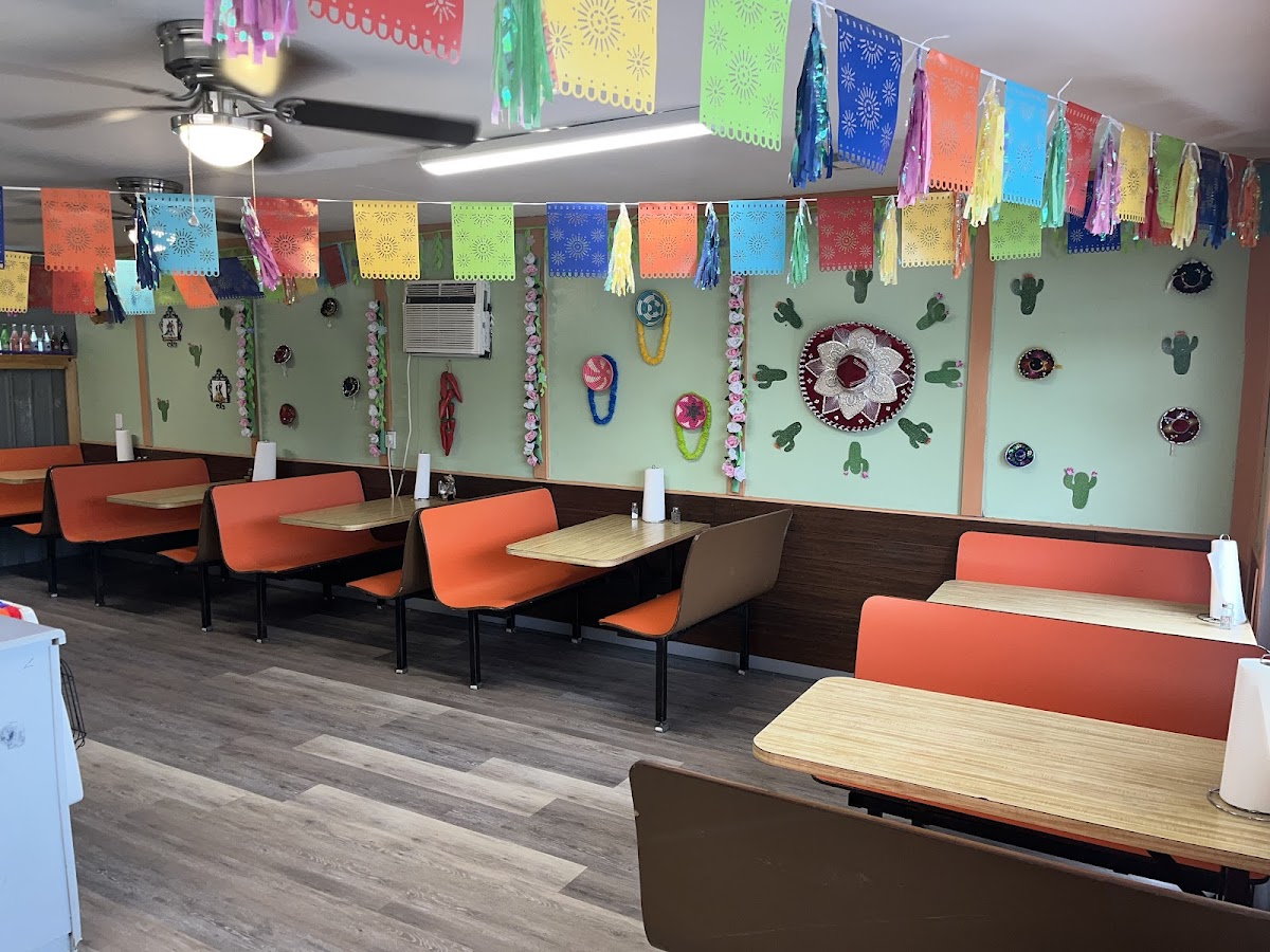 Mi Familia Mexican Restaurant - Photo 2