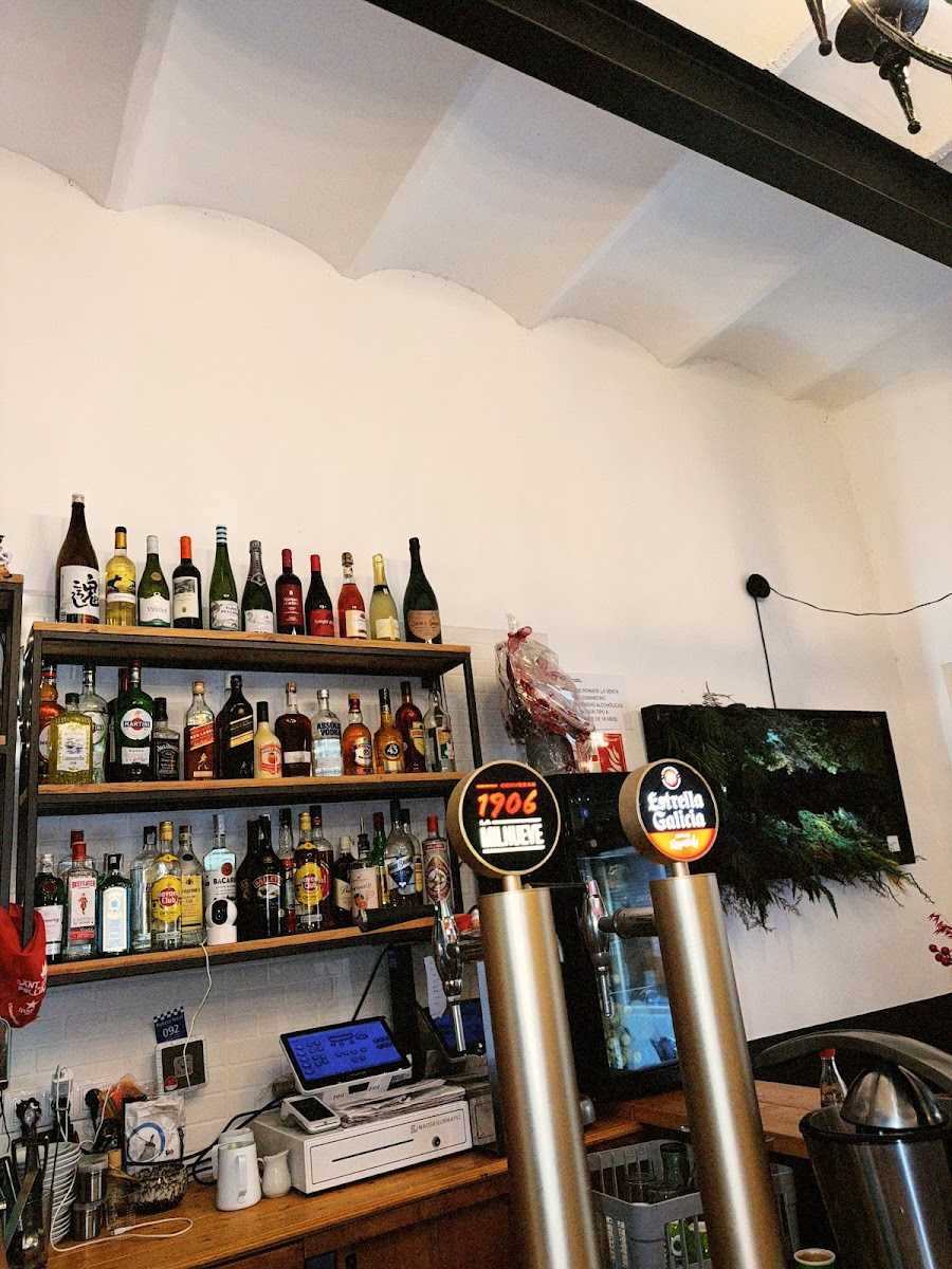 8.15 Restaurant Bar - Photo 5