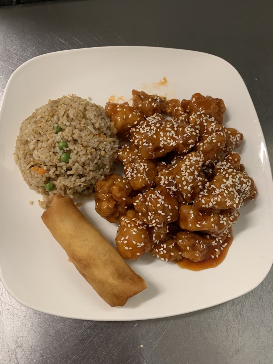 Xu's Golden Dragon Chinese Restaurant - Photo 1